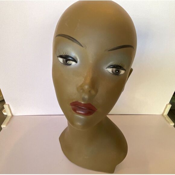 Vintage dark skin mannequin head, wig stand; beautiful face and make up - Picture 2 of 9